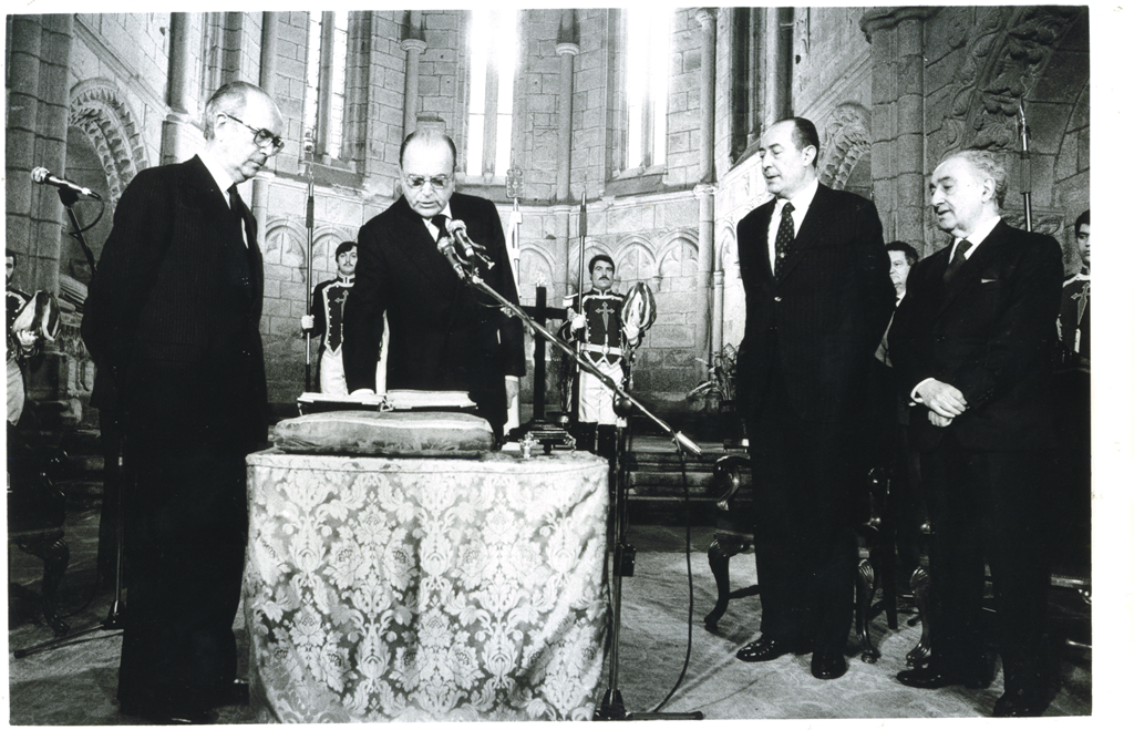 Toma de posesión de Fernández Albor como presidente da Xunta na I lexislatura